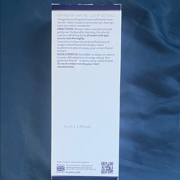 ELEMIS Balancing Lavender Toner - White and Blue - Picture 3 of 3